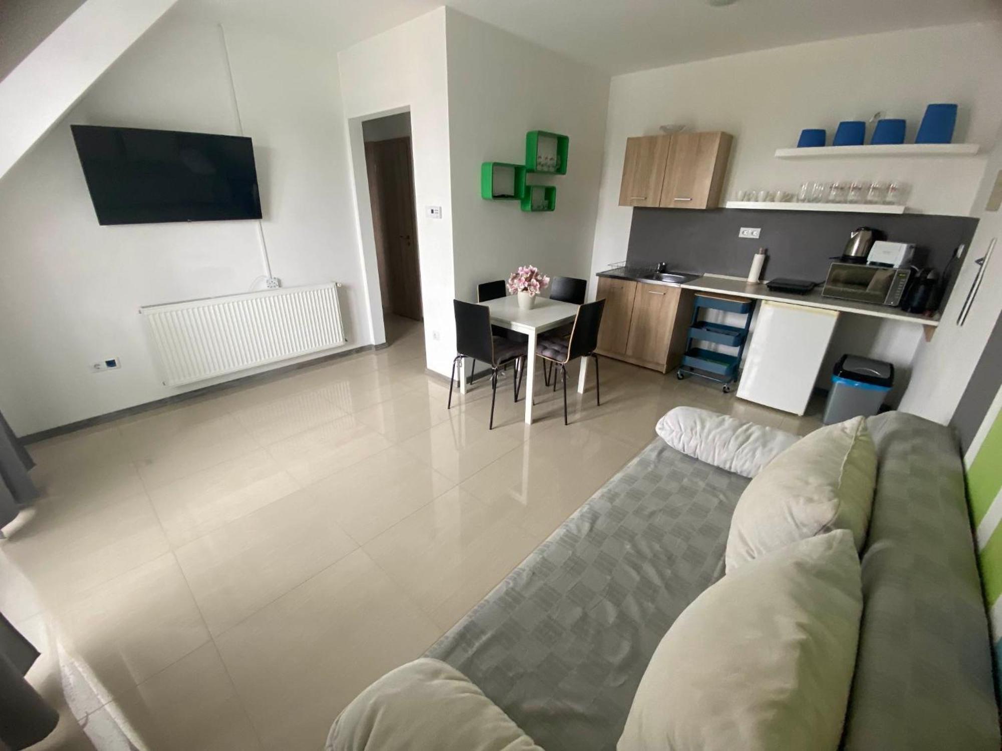 Lexy Family Apartman Hajdúszoboszló Esterno foto